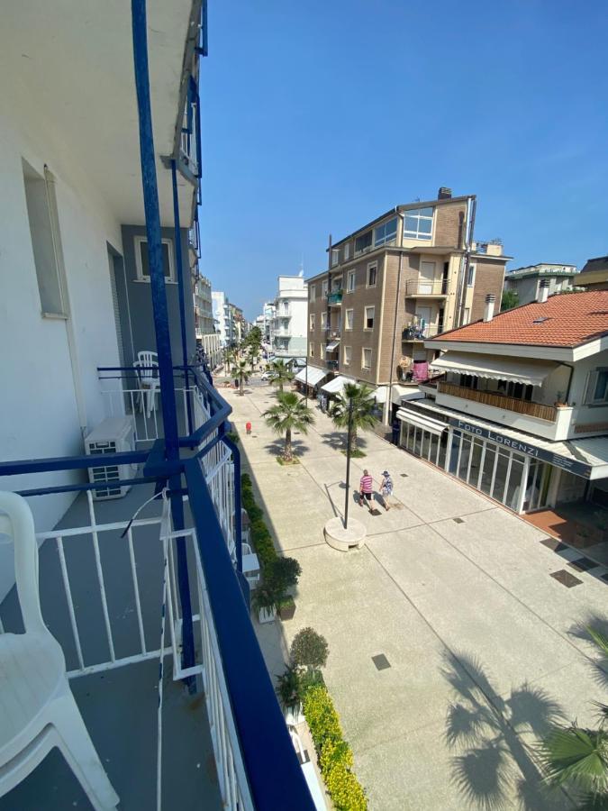 B&B Hotel Lucciola Cattolica Exterior photo